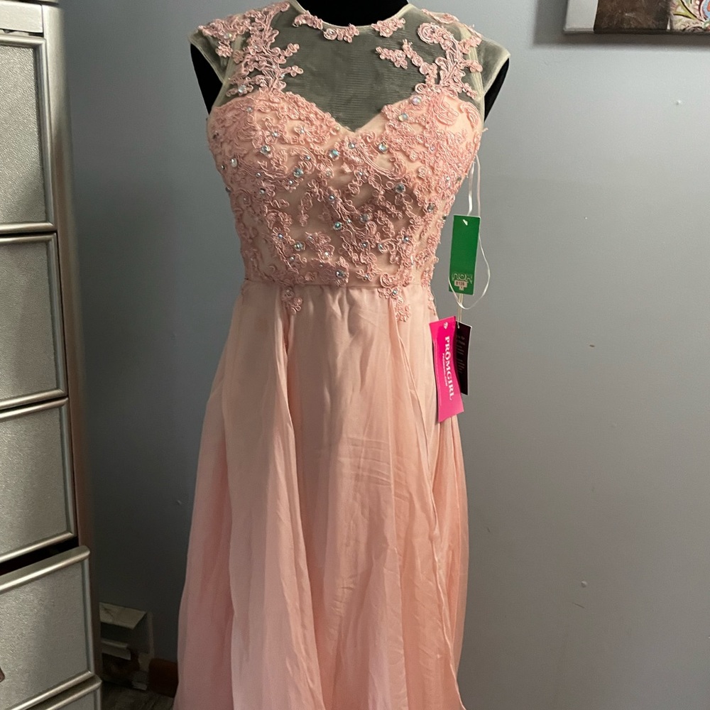 Nox Anabel Gown Size 8